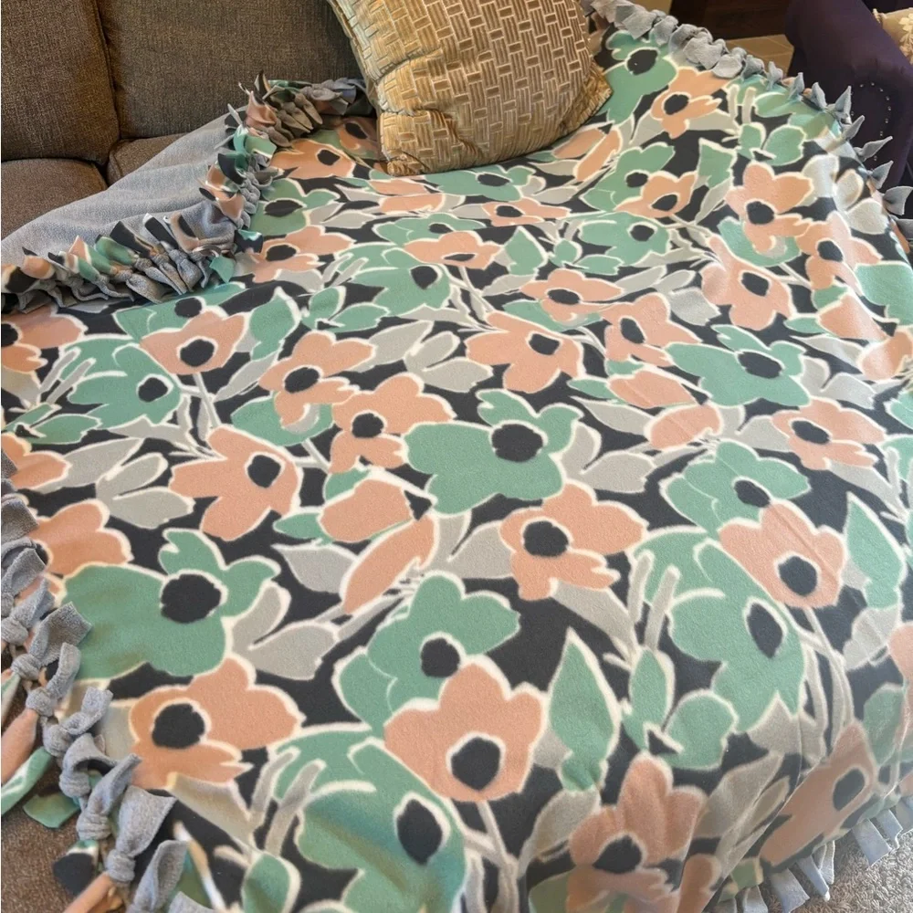 floral throw blanket - Picture 2 of 3